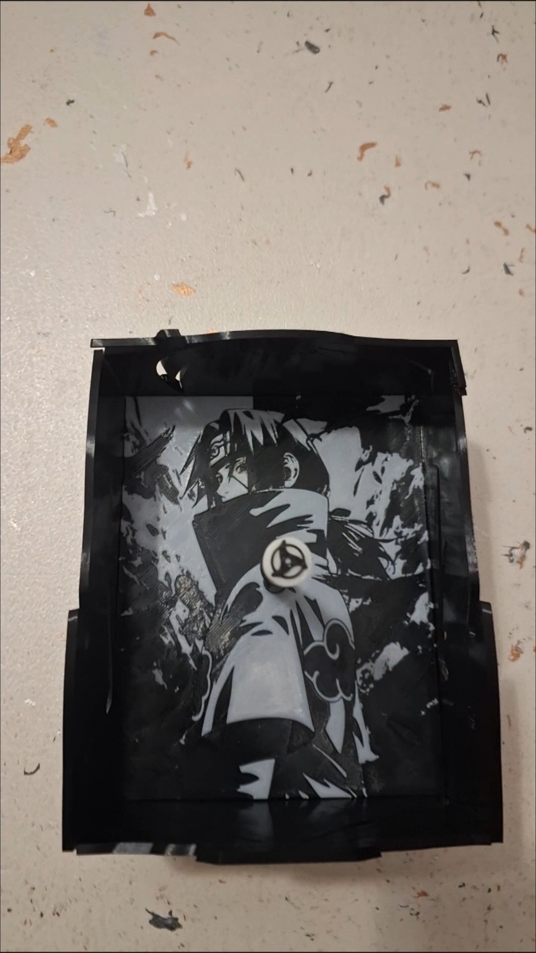 مصباح ليلي بتقنية الليثوفين (Lithophane)  إيتاشي أوتشيها (ناروتو).
